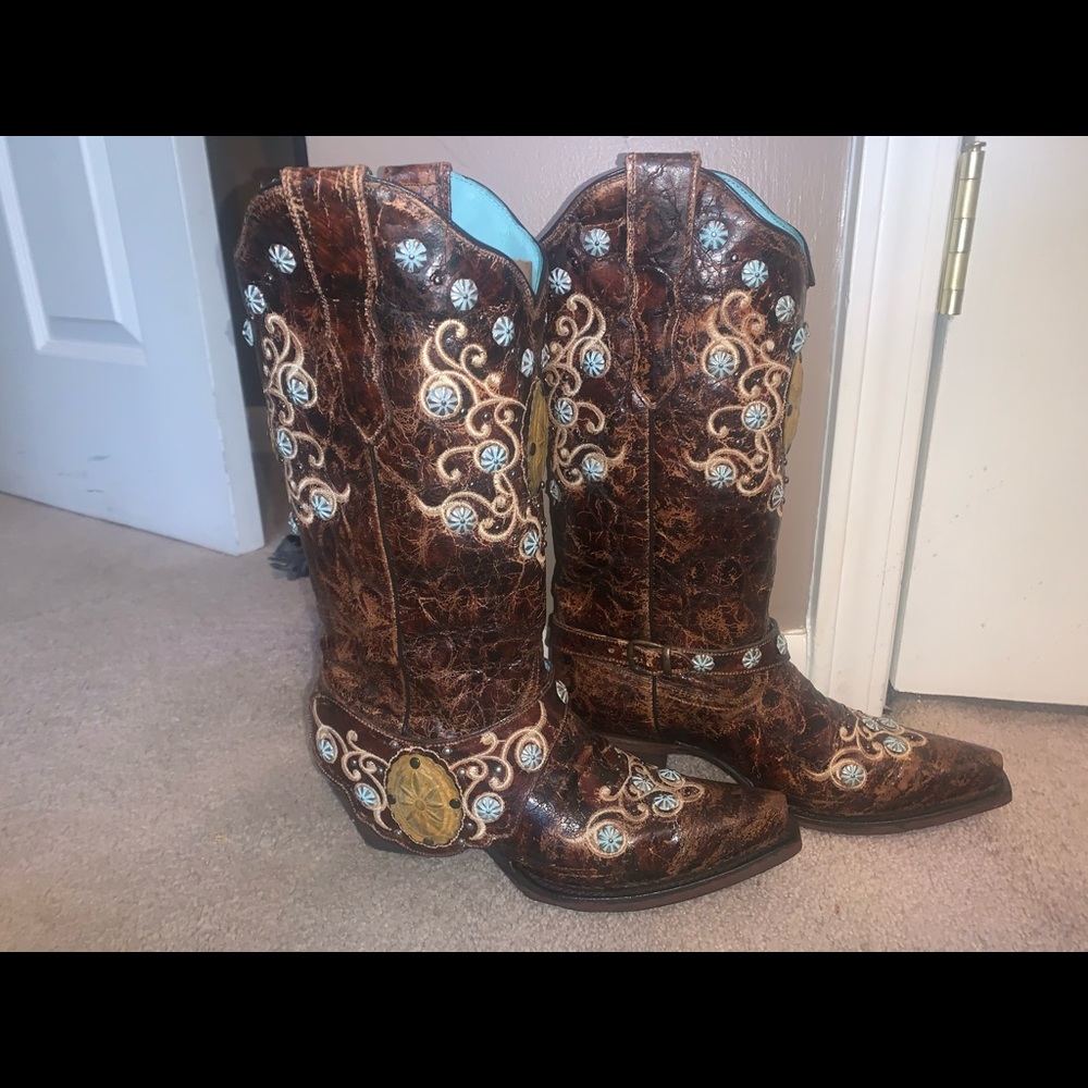 *BRAND NEW*Corral Women’s western Boots - snip top